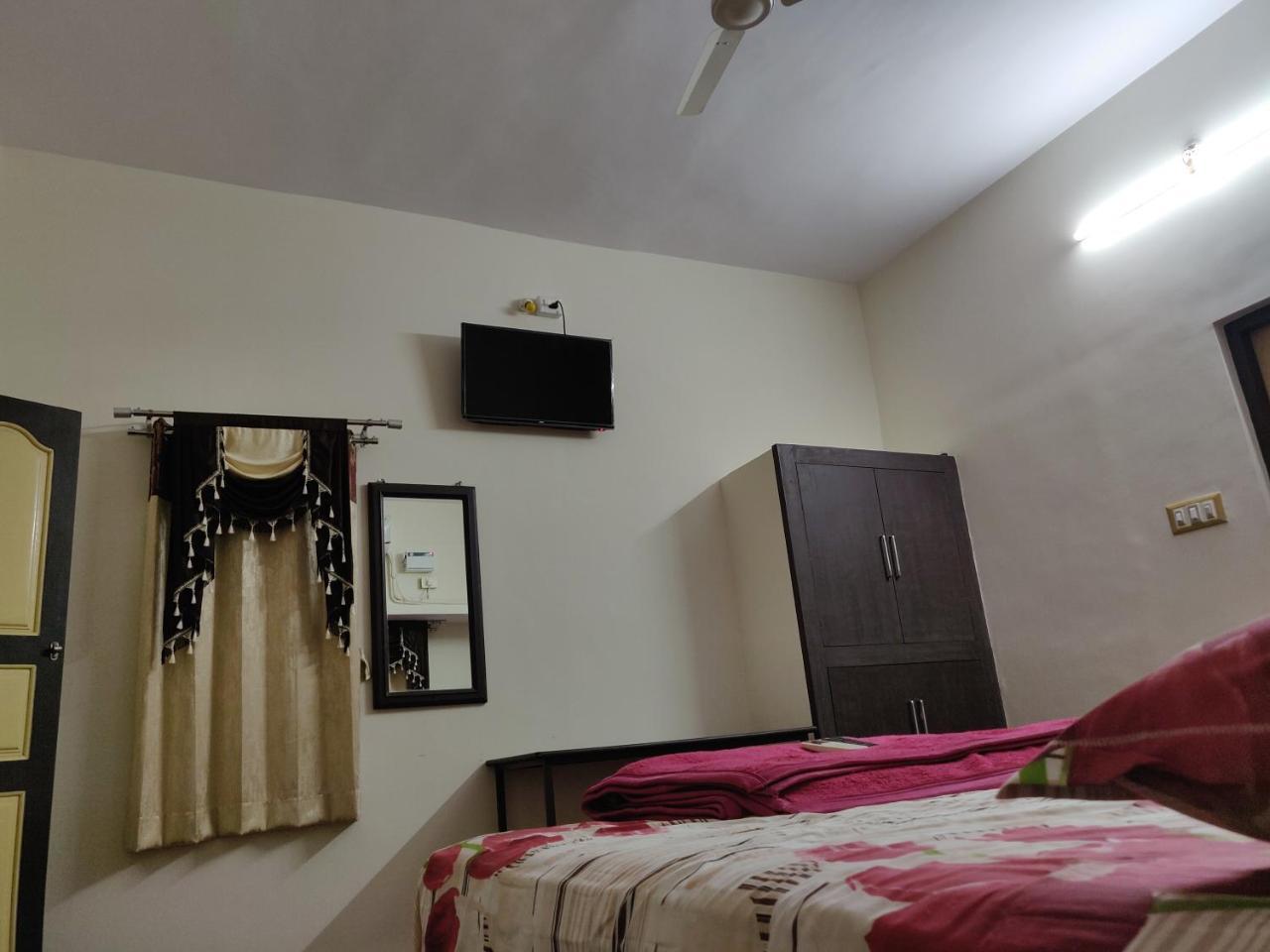 Srb Residency Hotel ติรุวันนามาลัย ภายนอก รูปภาพ