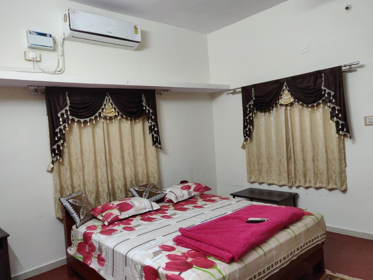 Srb Residency Hotel ติรุวันนามาลัย ภายนอก รูปภาพ